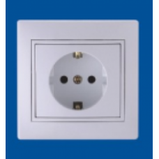 Розетка 1-на з заземленням  біла