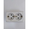 Розетка 2-на з заземленням накладна біла